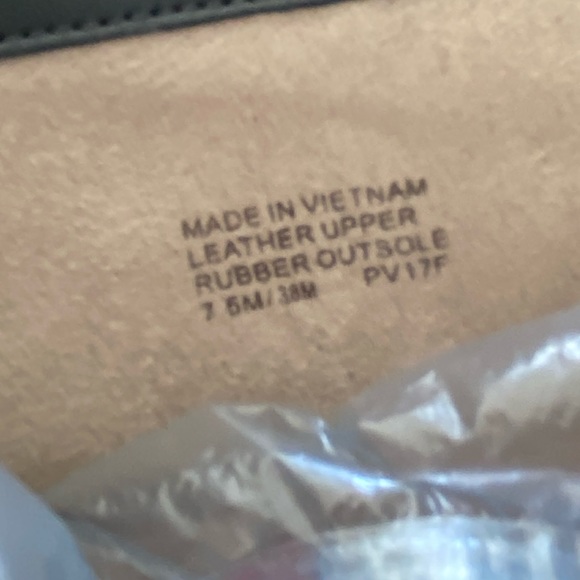 - 3 for $25 pick and bundle. π‘π‘π‘ Michael Kors ankle booties size 7.5 - Picture 4 of 5